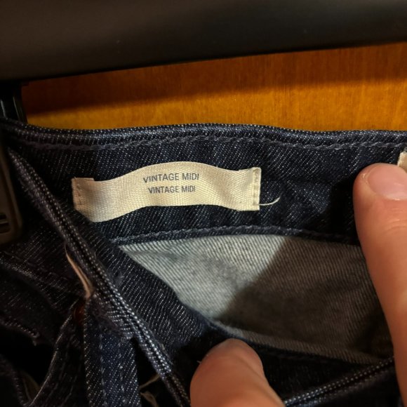 Universal Thread Vintage midi Shorts Size 10/30R Distressed Dark Denim - Picture 7 of 11